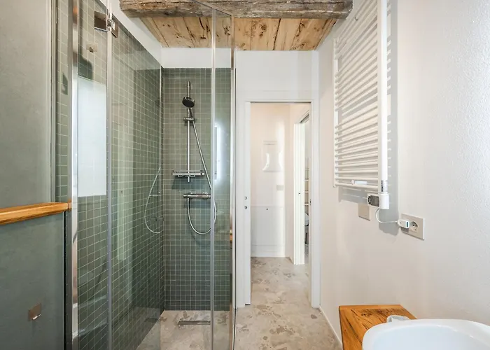 Smart House - Free Wifi & Air Conditioning